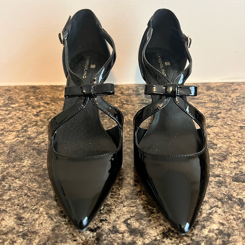 Bandolino Black Women's Zeffer Strappy Bow Kitten Heel Pumps 7.5